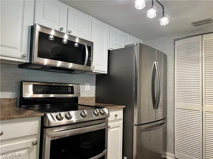$199,000 | 4105 Residence Drive, Unit 707, Fort Myers, FL 33901