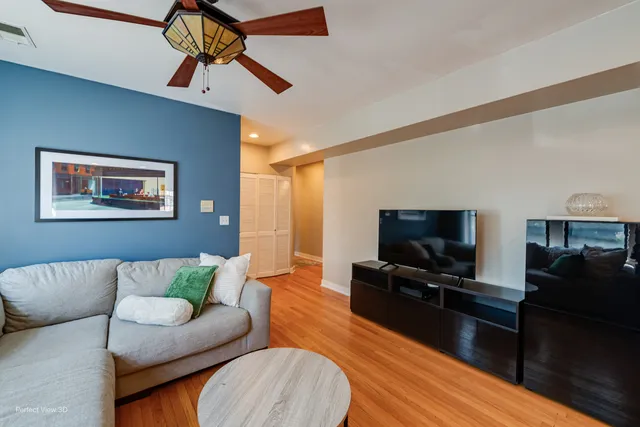 $239,000 | 2111 West Arthur Avenue, Unit 1S, Chicago, IL 60645