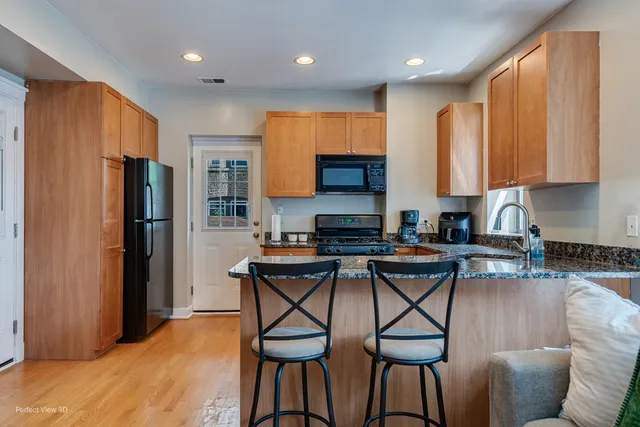 $239,000 | 2111 West Arthur Avenue, Unit 1S, Chicago, IL 60645