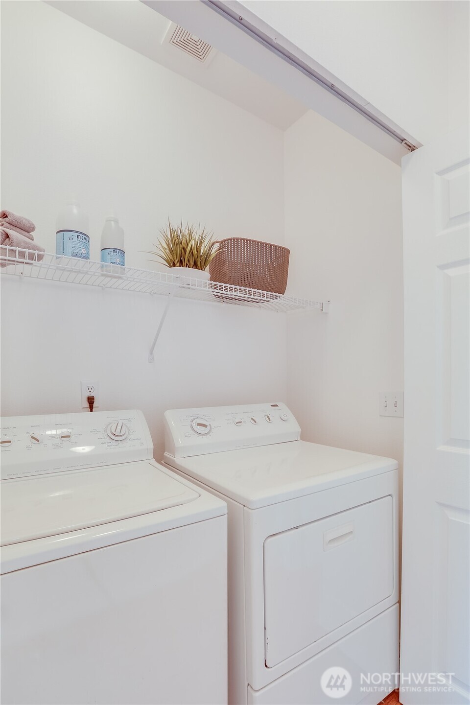 3115 Southeast 11th Place, Unit 1049 Renton, WA 98058 - Photo 20 of 35 Gallery Image 20