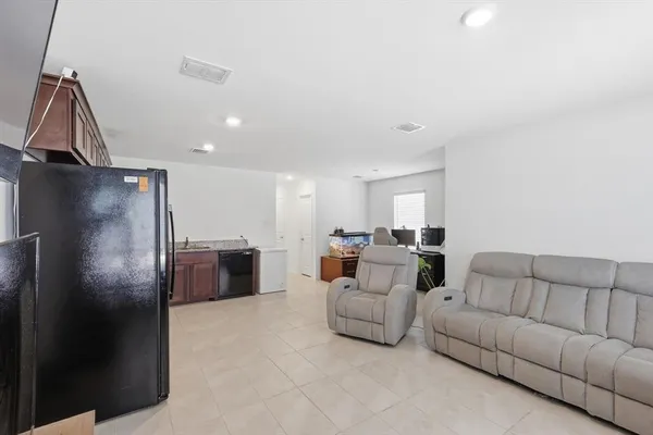 $225,000 | 454 Eagle Wind Way, Ferris, TX 75125