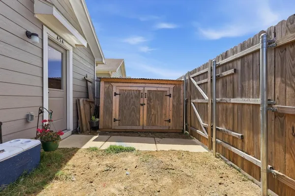 $225,000 | 454 Eagle Wind Way, Ferris, TX 75125