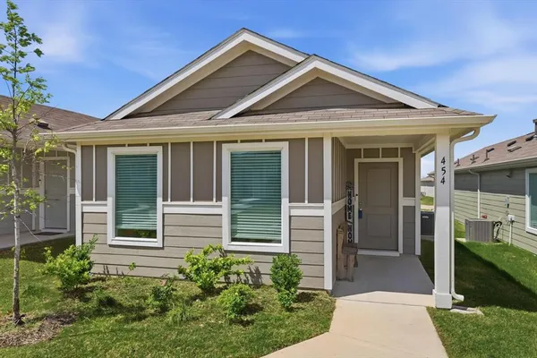 $225,000 | 454 Eagle Wind Way, Ferris, TX 75125