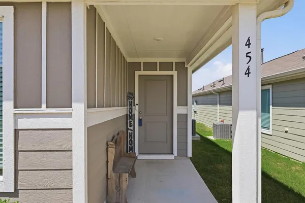 $225,000 | 454 Eagle Wind Way, Ferris, TX 75125