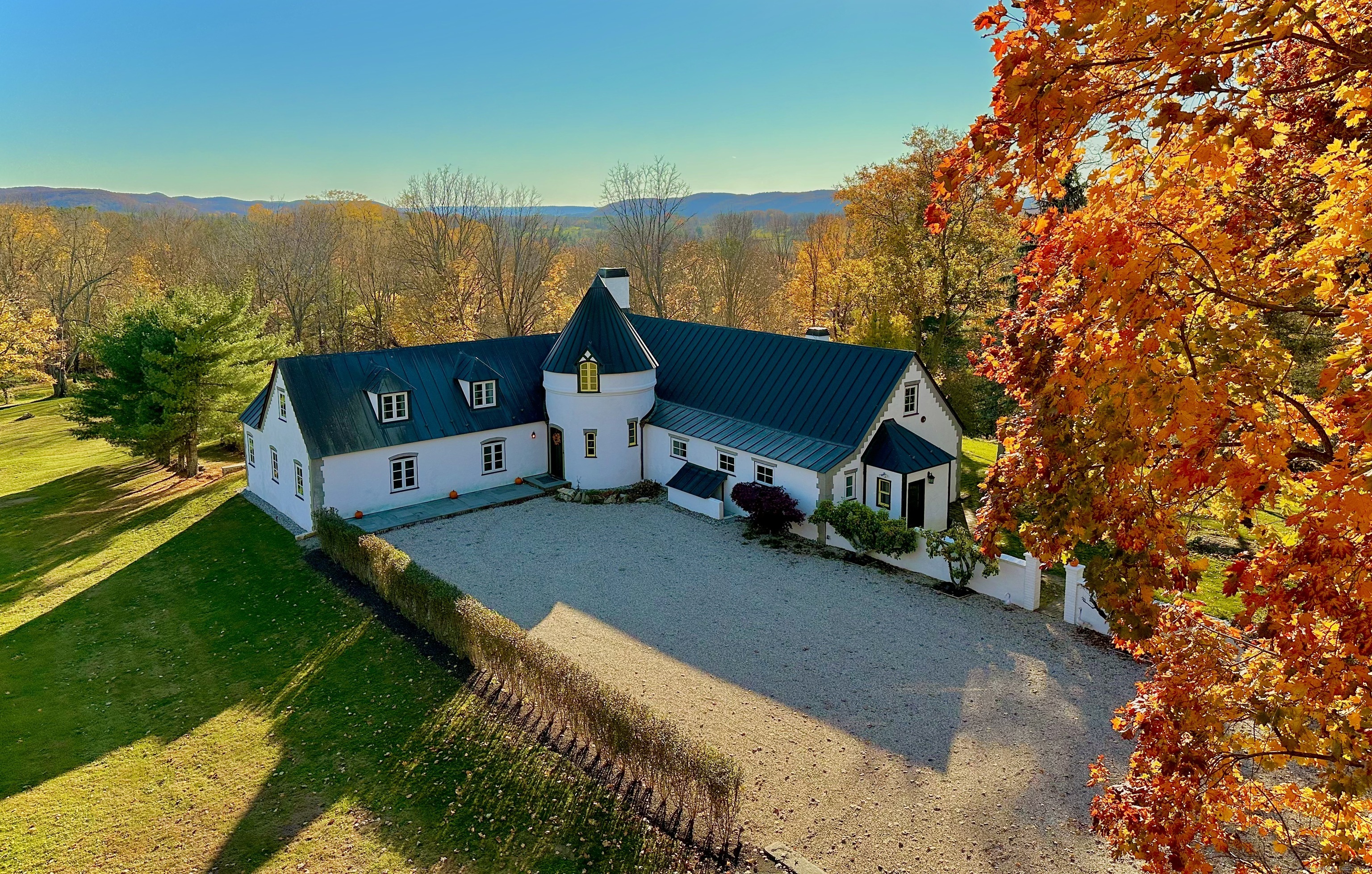 31 Hilltop Road Sharon, CT 06069 - Photo 2 of 40