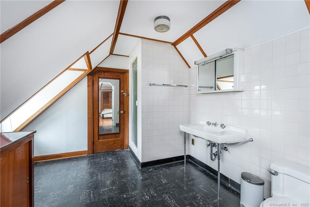 31 Hilltop Road Sharon, CT 06069 - Photo 24 of 40 Upstairs full bath