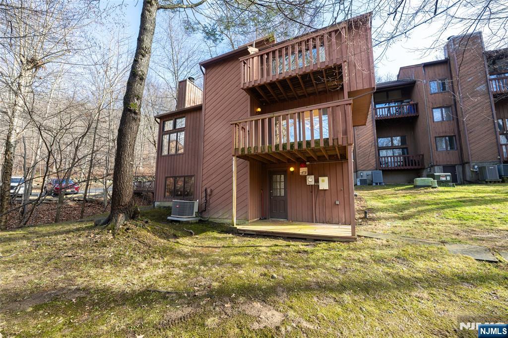 17 Village Way, Unit 7 Vernon, NJ 07462 - Photo 46 of 47