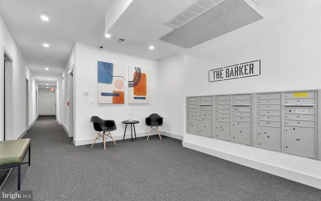 a view of entryway with livingroom