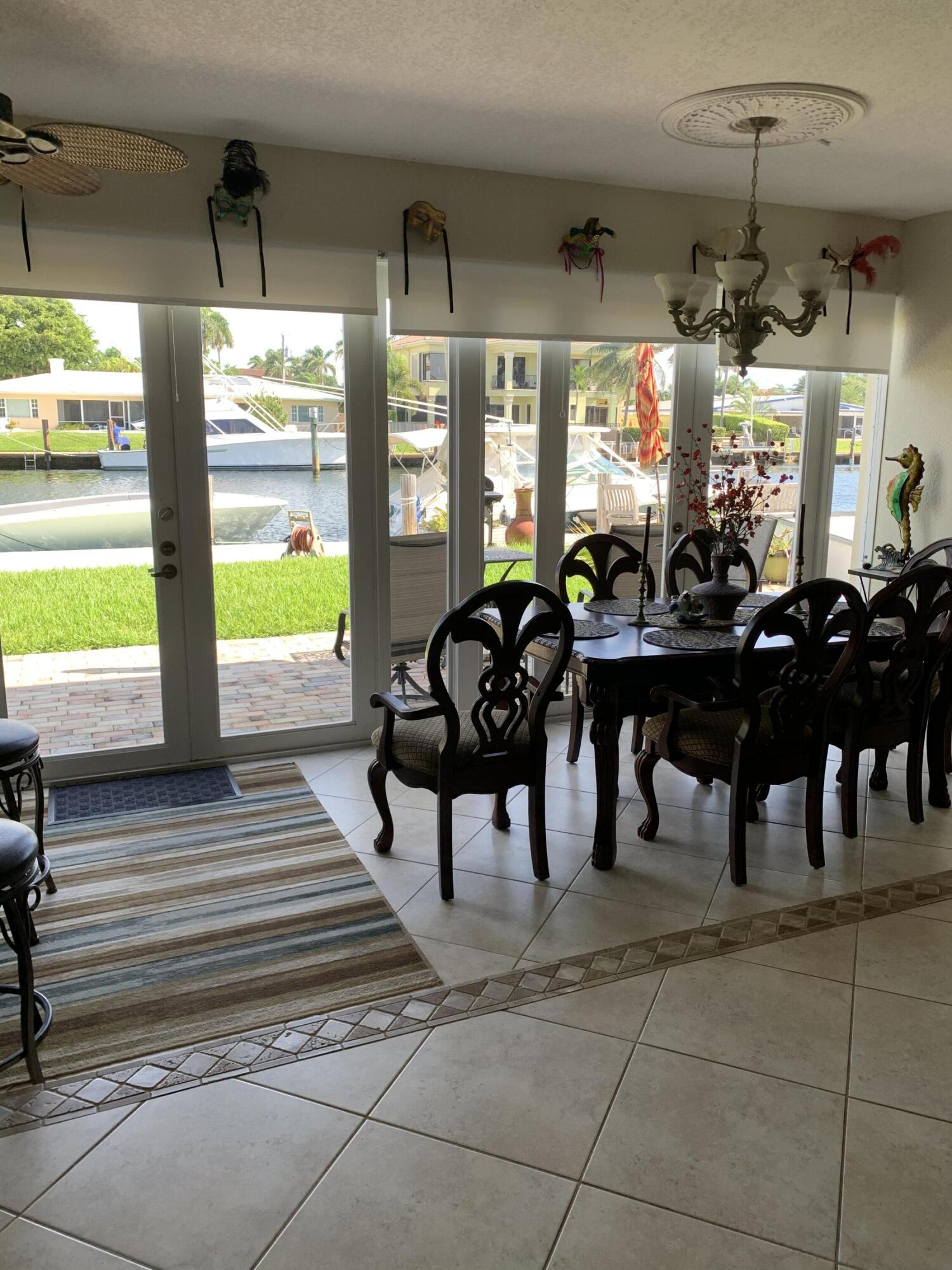 2735 Northeast 28th Court Lighthouse Point, FL 33064 - Photo 19 of 28 74A594F1-A76C-4454-90B4-9074918C6CBB