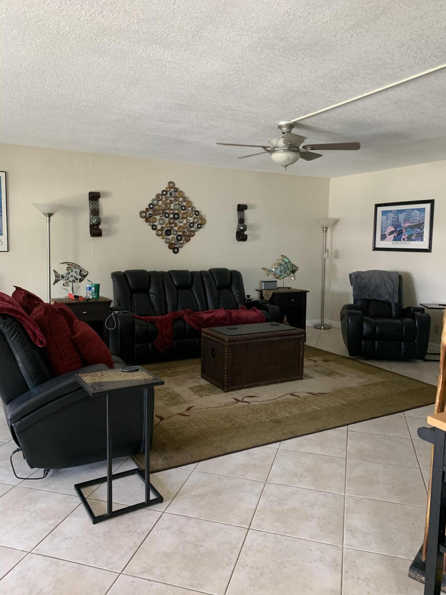 2735 Northeast 28th Court Lighthouse Point, FL 33064 - Photo 21 of 28 955F3C01-3FC0-4D76-8B50-41D3F7BB2EB5