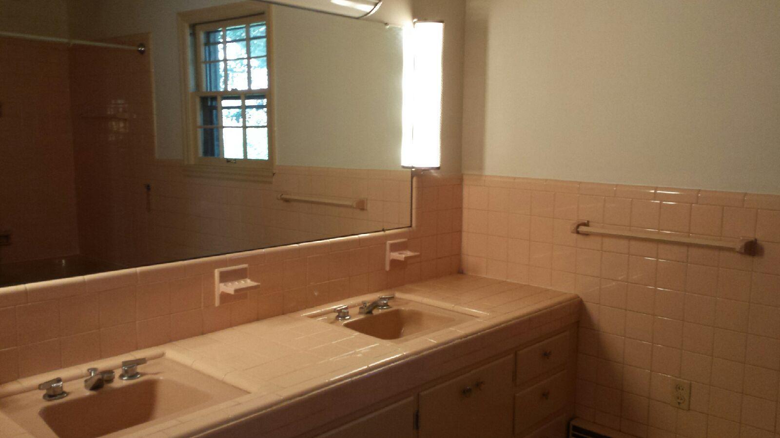 2011 Deyerle Road Southwest Roanoke, VA 24018 - Photo 11 of 22 20151015_131023