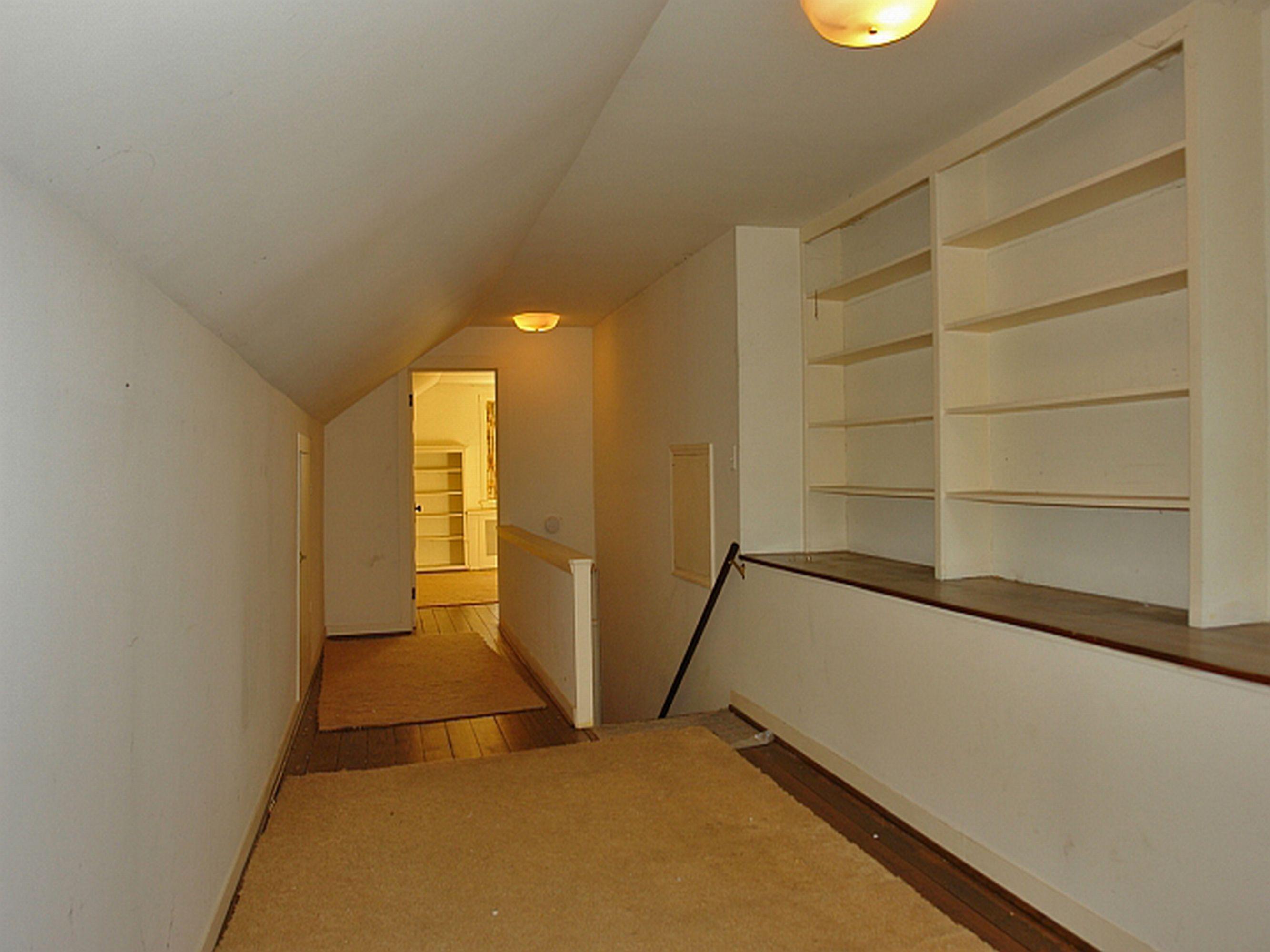 2011 Deyerle Road Southwest Roanoke, VA 24018 - Photo 13 of 22 DSC07492