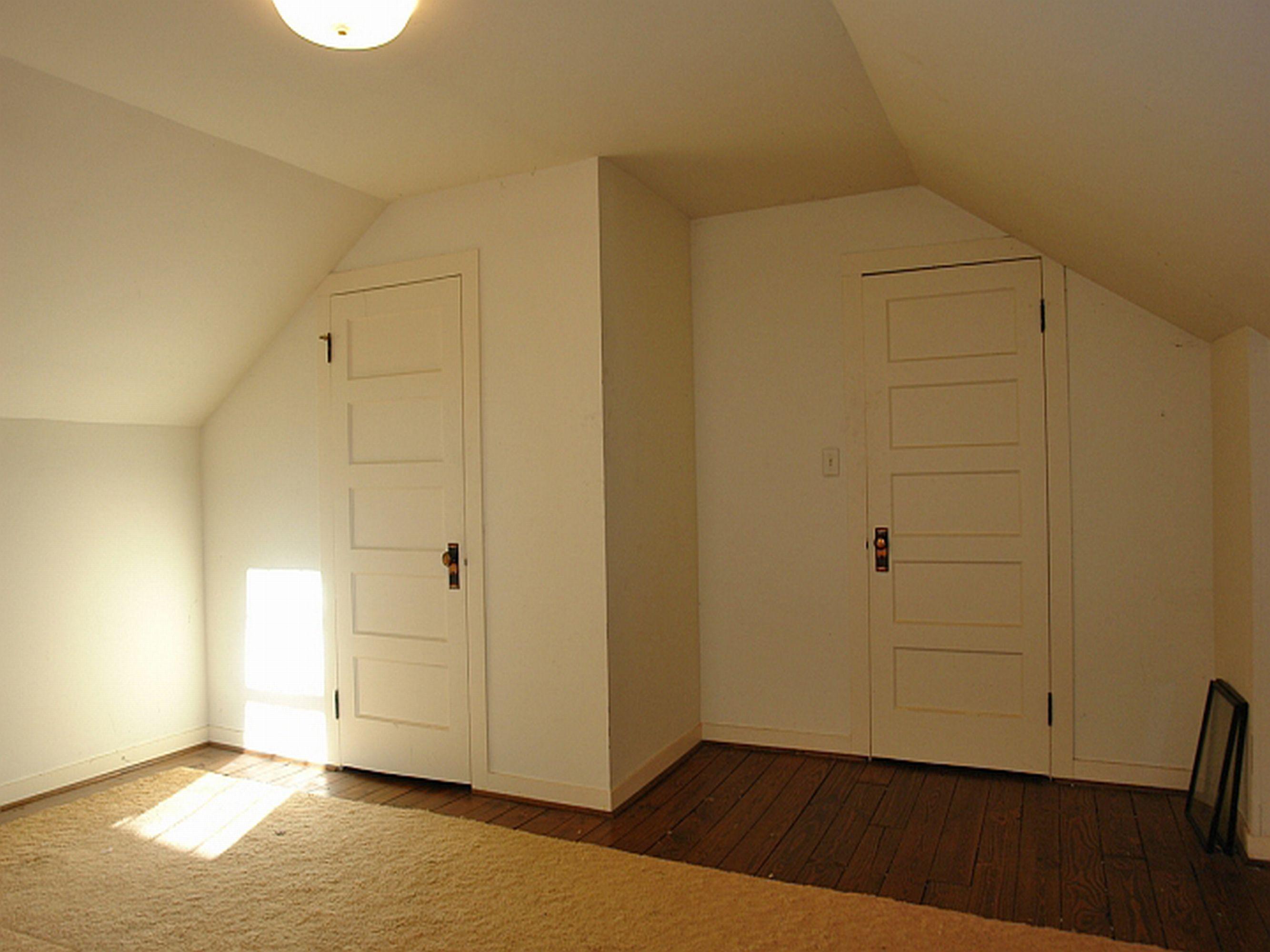 2011 Deyerle Road Southwest Roanoke, VA 24018 - Photo 15 of 22 DSC07496
