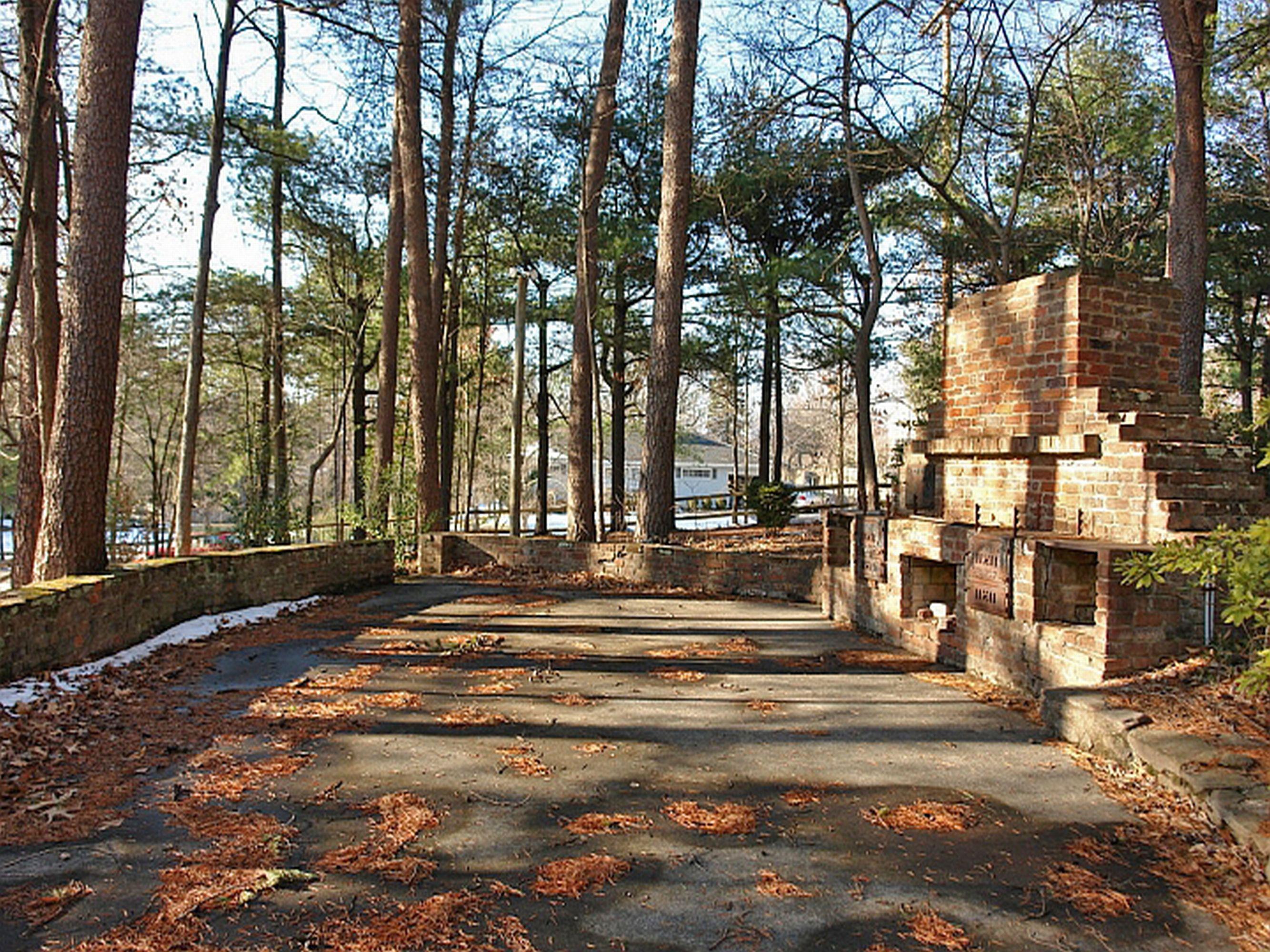 2011 Deyerle Road Southwest Roanoke, VA 24018 - Photo 21 of 22 DSC07508D