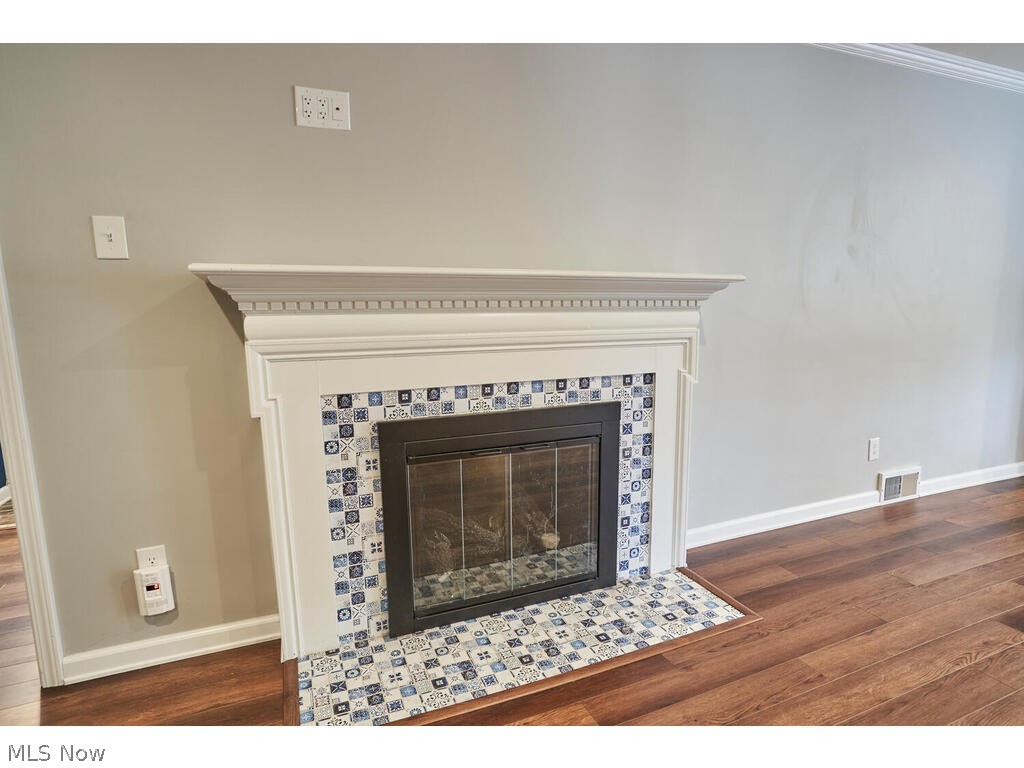 2963 Ridgewood Road Fairlawn, OH 44333 - Photo 5 of 30 Gas log Fireplace with newer tile