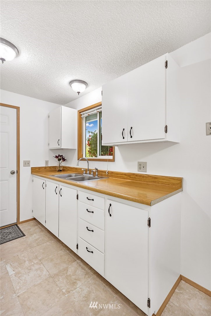 17025 Three Lakes Road Snohomish, WA 98290 - Photo 8 of 25