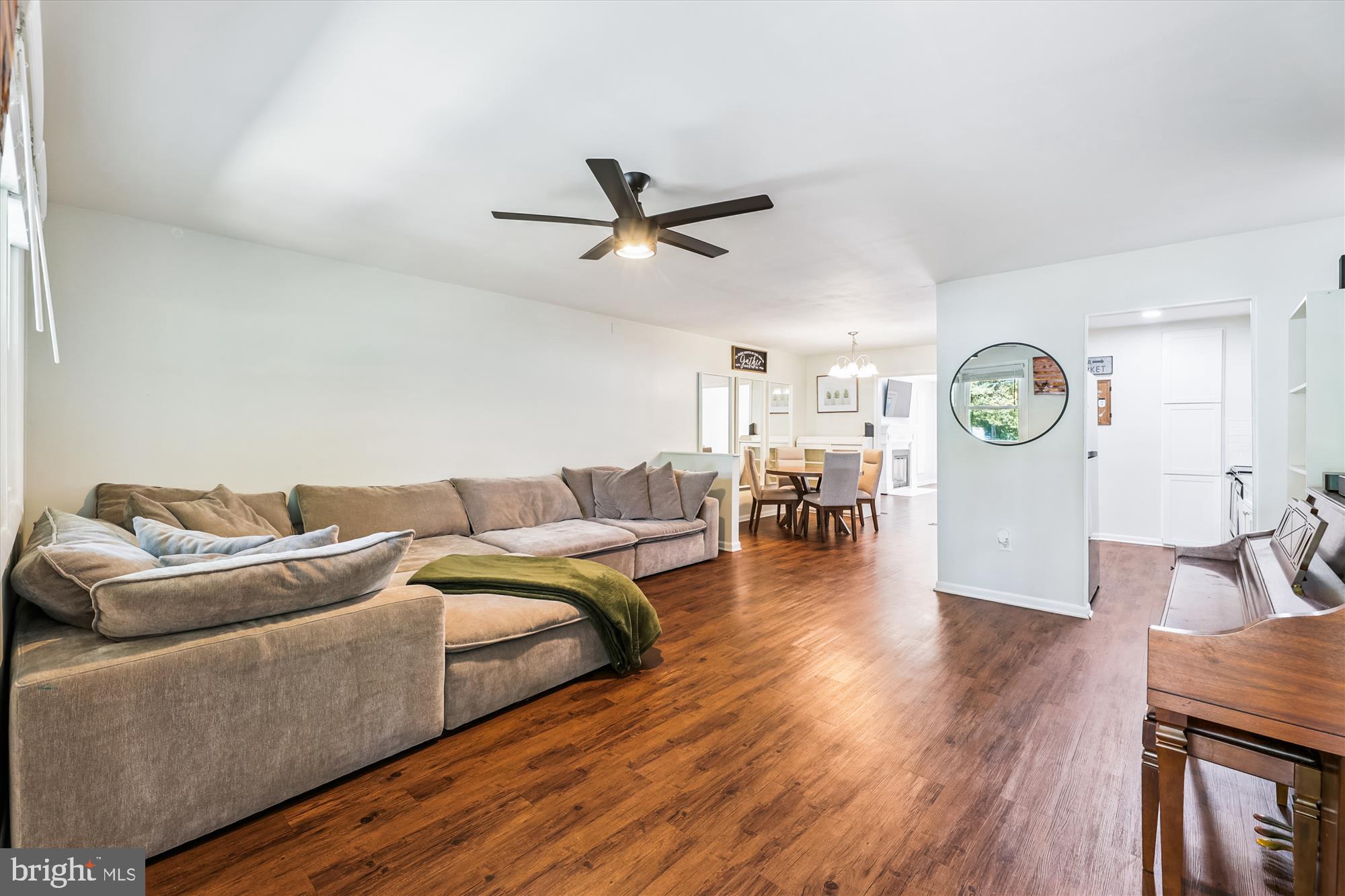 14704 Livingston Road Accokeek, MD 20607 - Photo 5 of 52 Living Room