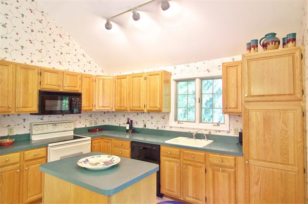 61 Aspen Road Littleton, MA 01460 - Photo 8 of 30 Gallery Image 8