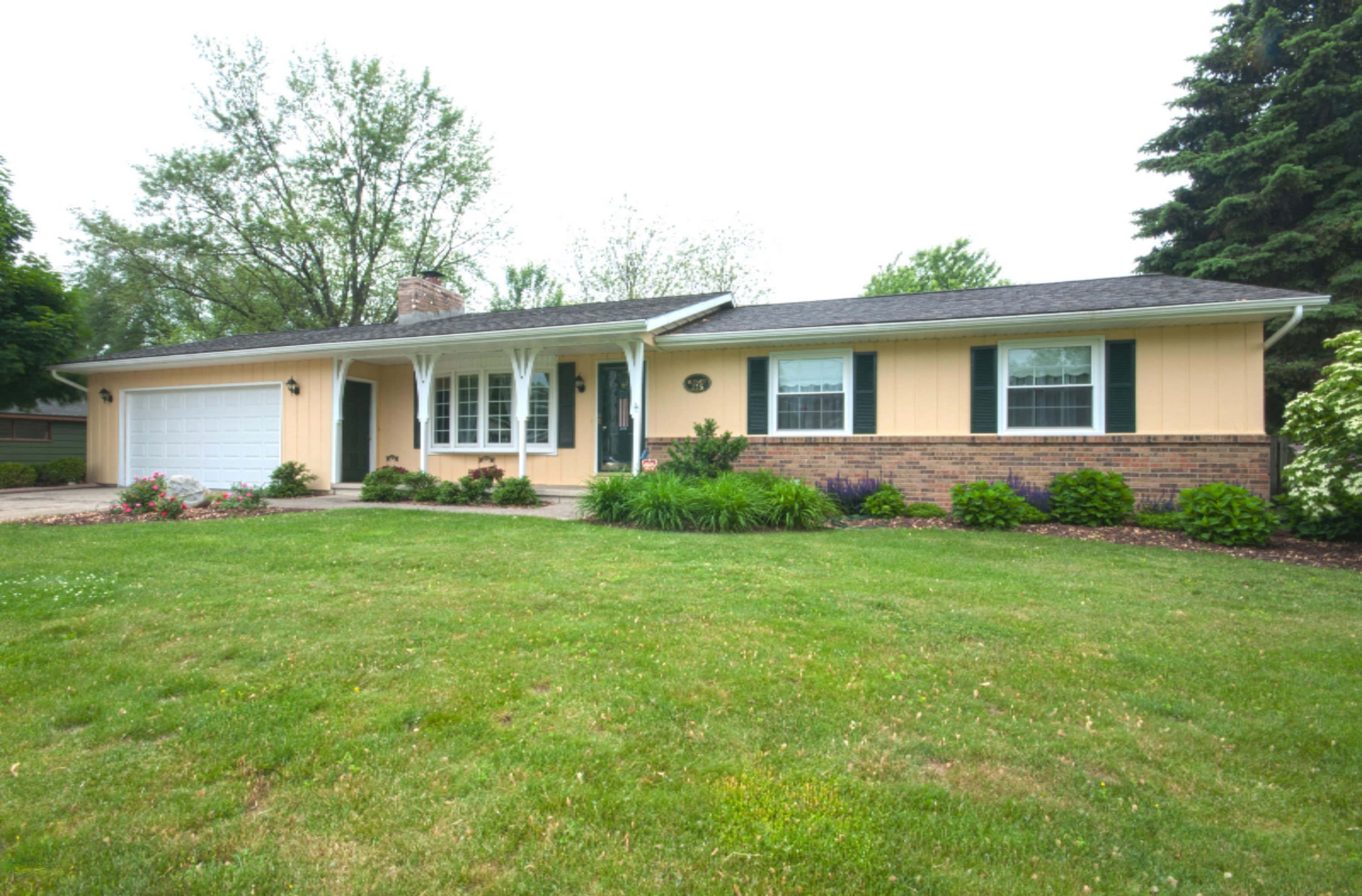 156 Country Club Road Holland, MI 49423 - Photo 3 of 19 Photo 3