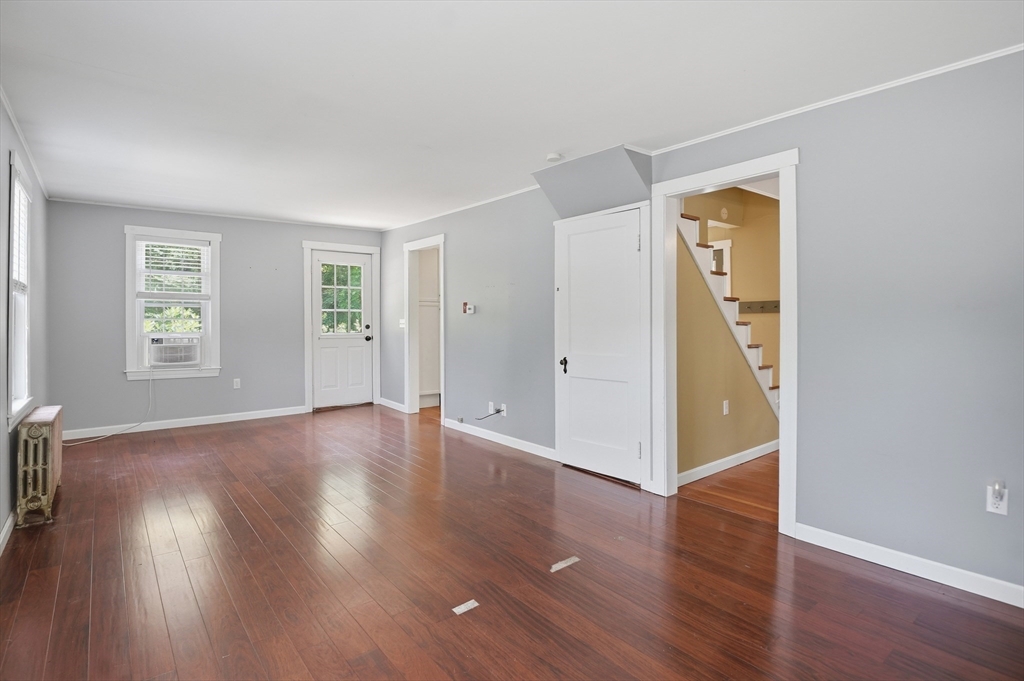 83 New Boston Road Sturbridge, MA 01566 - Photo 4 of 22 Gallery Image 4