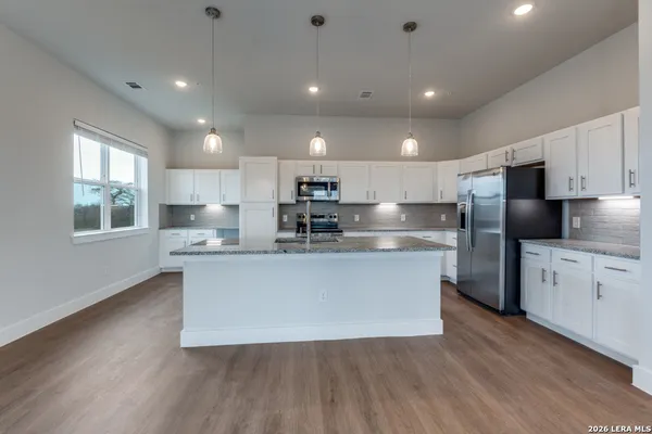 $3,675 | 330 East Carson Street, Unit 2301, San Antonio, TX 78208