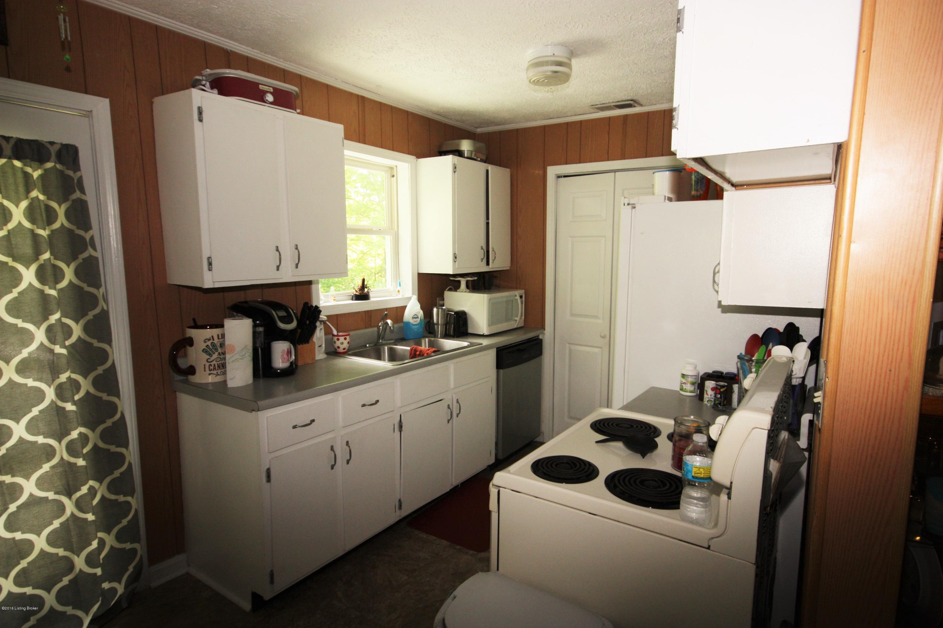 11281 Beaver Dam Road Caneyville, KY 42721 - Photo 11 of 17 IMG_8053