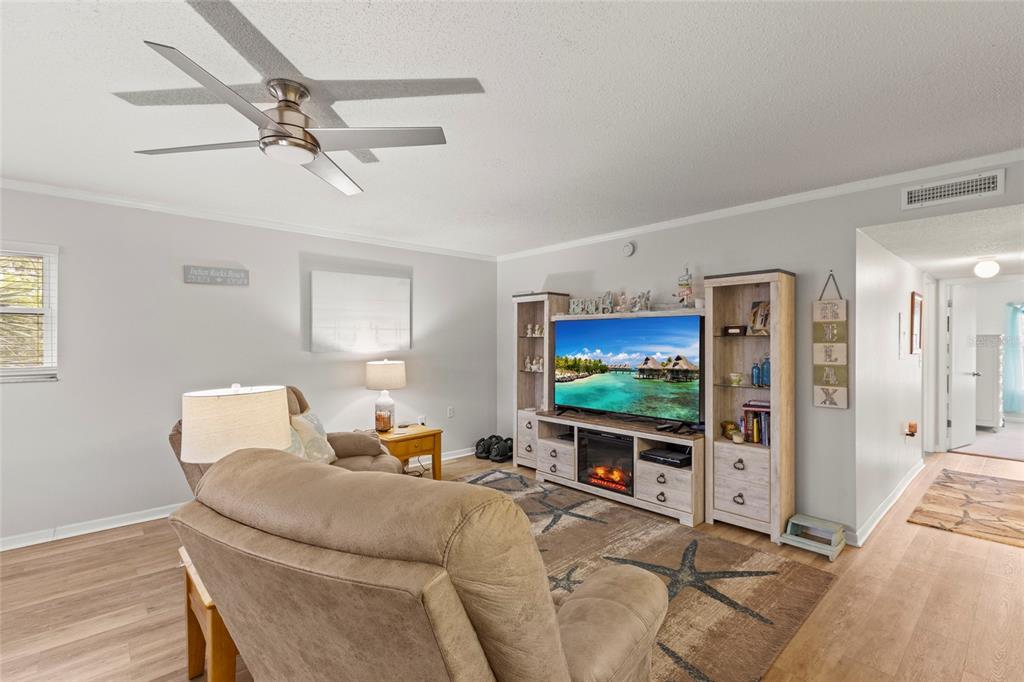 12760 Indian Rocks Road, Unit 571 Largo, FL 33774 - Photo 19 of 39