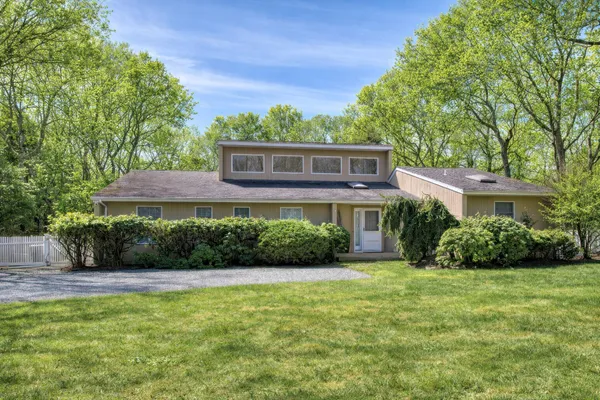 $30,000 | 150 Talmage Farm Lane, East Hampton, NY 11937