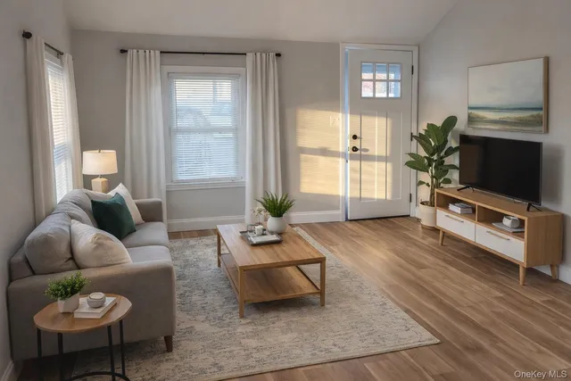 $2,650 | 210 B East Lakewood Street, Patchogue, NY 11772