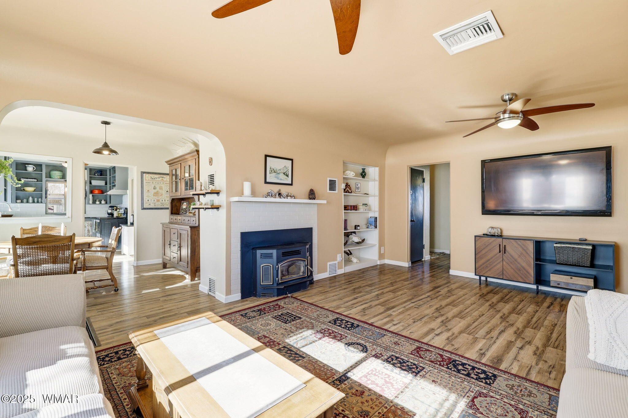 49 North Zuni Street Springerville, AZ 85938 - Photo 11 of 42 Dining room entrance