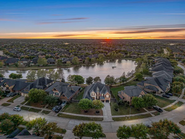 $825,000 | 27211 Liberty Heights Lane, Fulshear, TX 77441
