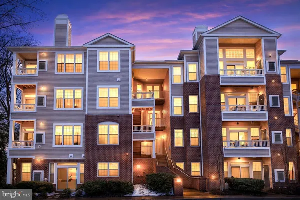 $434,900 | 4210 Mozart Brigade Lane, Unit 4210R, Fairfax, VA 22033