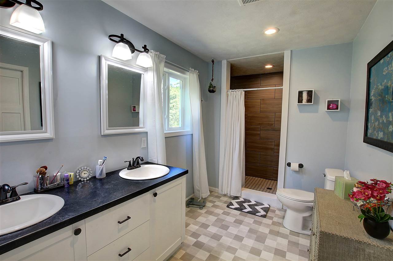 1583 Round Lake Road Interlochen, MI 49643 - Photo 16 of 21 1833489-15.JPG