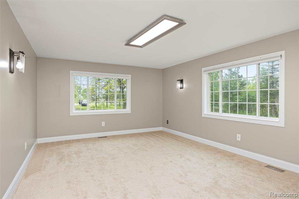685 North Beck Road Canton, MI 48187 - Photo 25 of 40