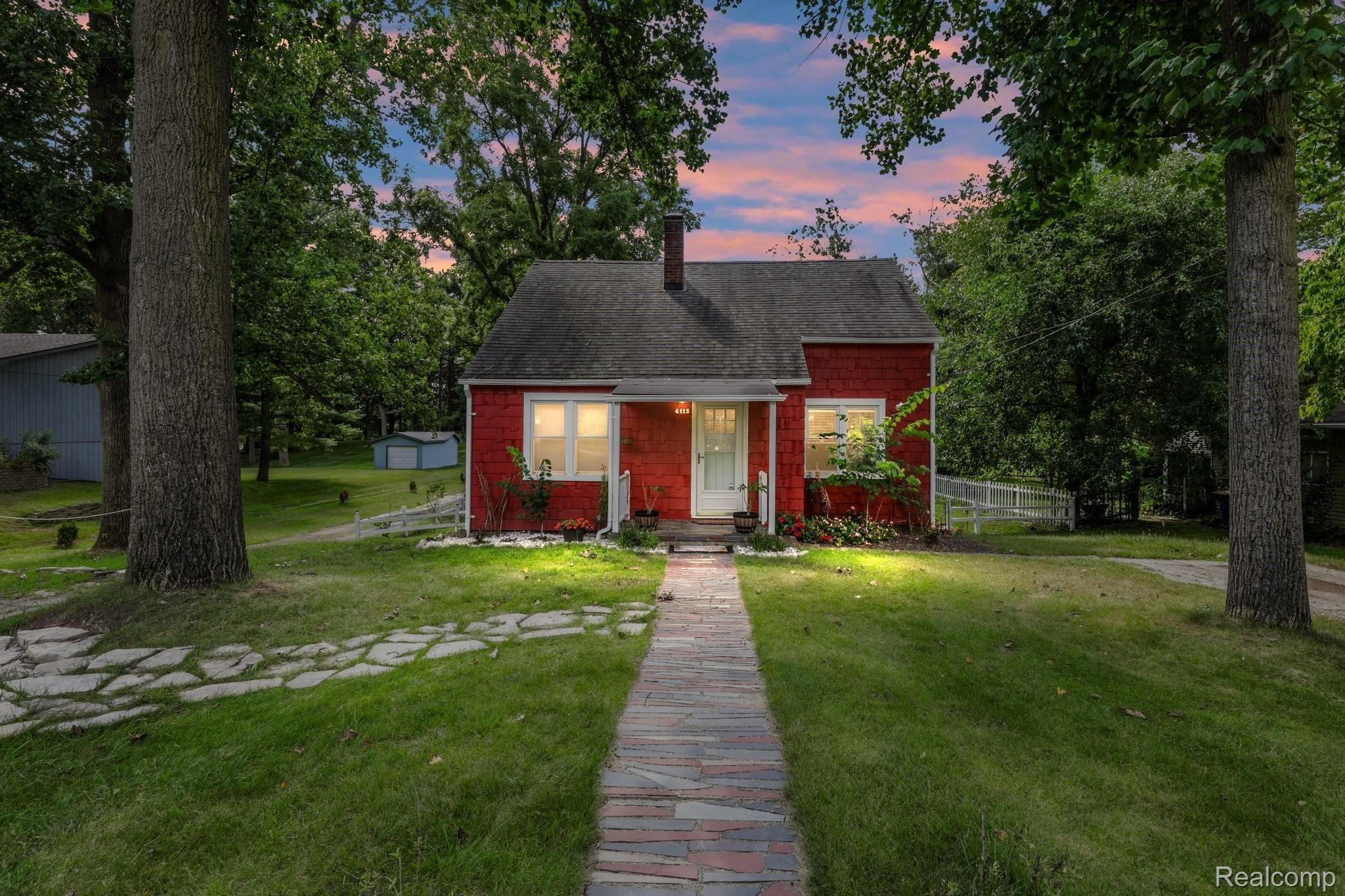 4115 Crocus Road Waterford, MI 48328 - Photo 30 of 30 1-web-or-mls-4115 Crocus Road Waterford001.jpg
