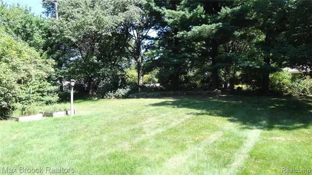 2750 Mohawk Lane Rochester Hills, MI 48306 - Photo 6 of 32