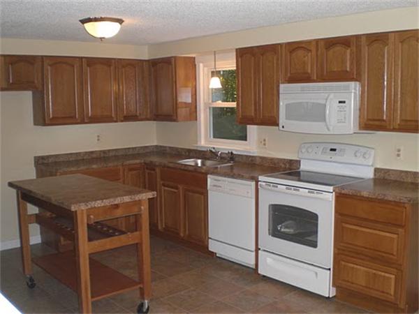 18 Number 10 Schoolhouse Road Charlton, MA 01507 - Photo 5 of 20 Gallery Image 5