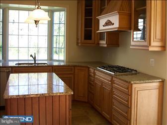 6042 Hawk Road Riegelsville, PA 18077 - Photo 4 of 12 Kitchen