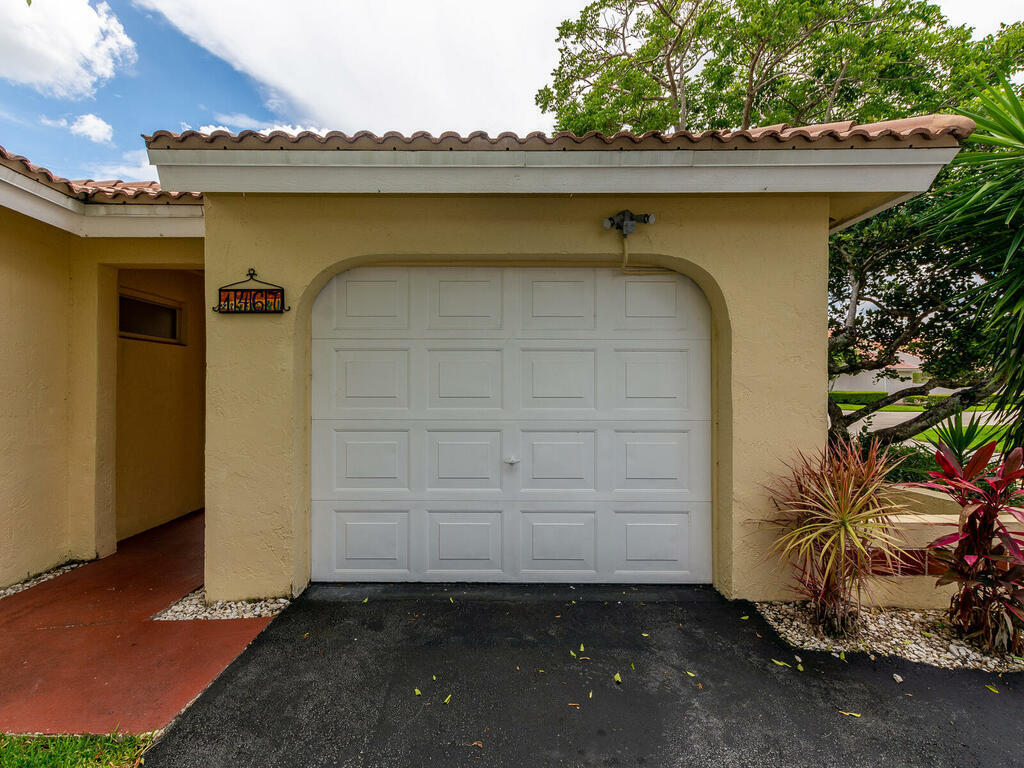 1467 Garden Road Weston, FL 33326 - Photo 4 of 30 A4-DSC 9525-008-012