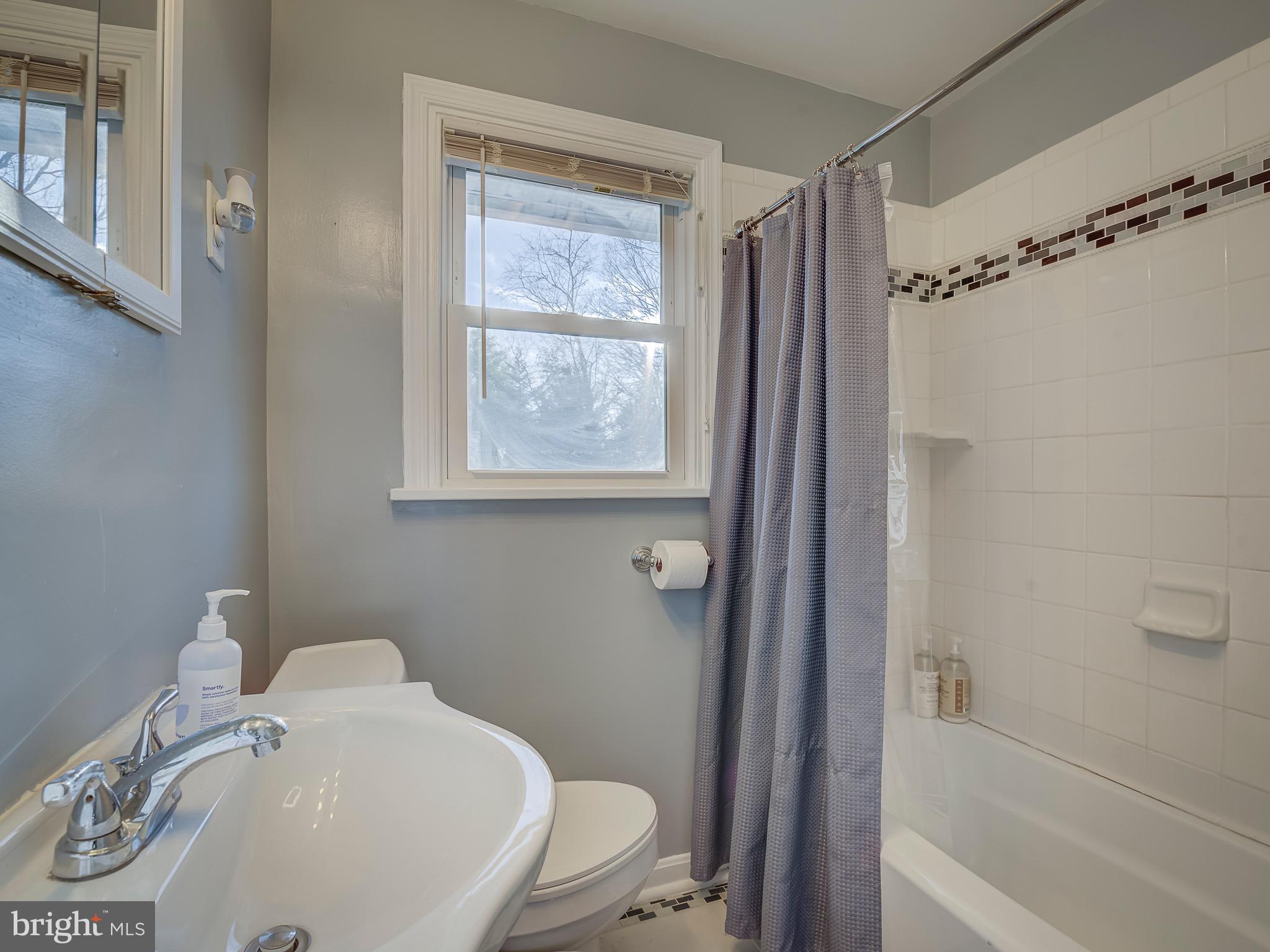 2814 Lindell Street Silver Spring, MD 20902 - Photo 11 of 60