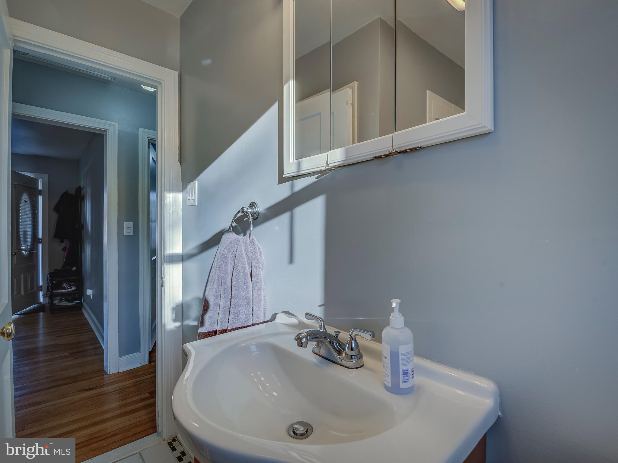 2814 Lindell Street Silver Spring, MD 20902 - Photo 12 of 60