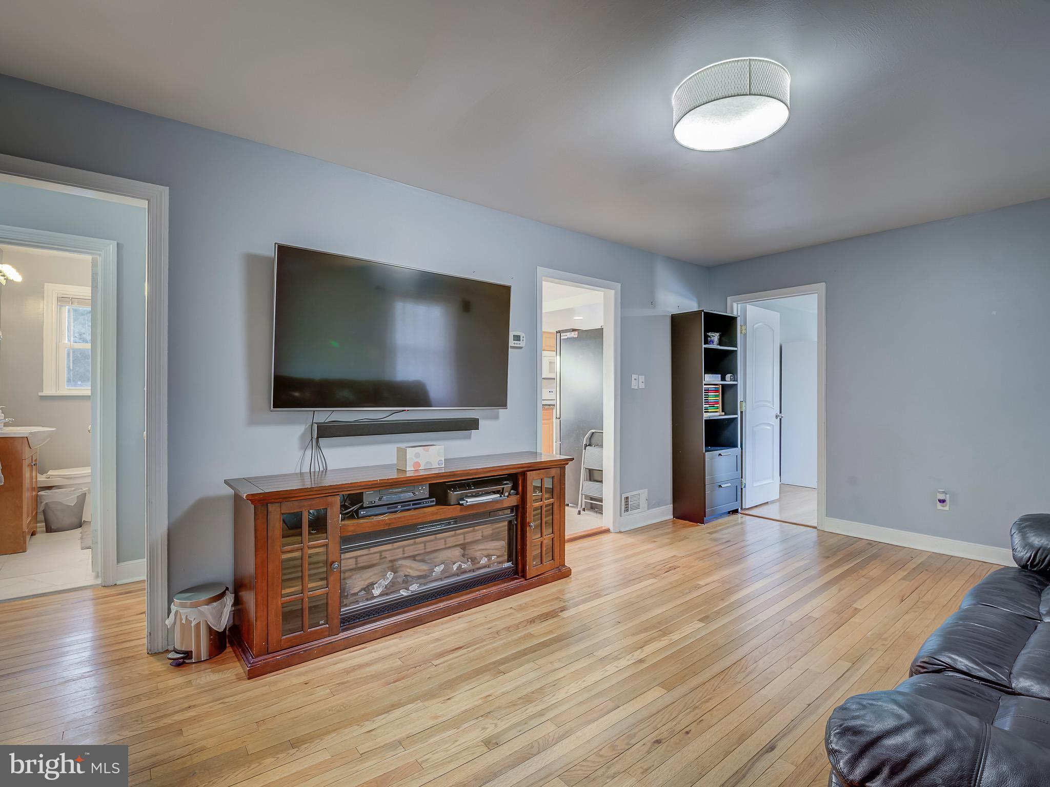 2814 Lindell Street Silver Spring, MD 20902 - Photo 18 of 60