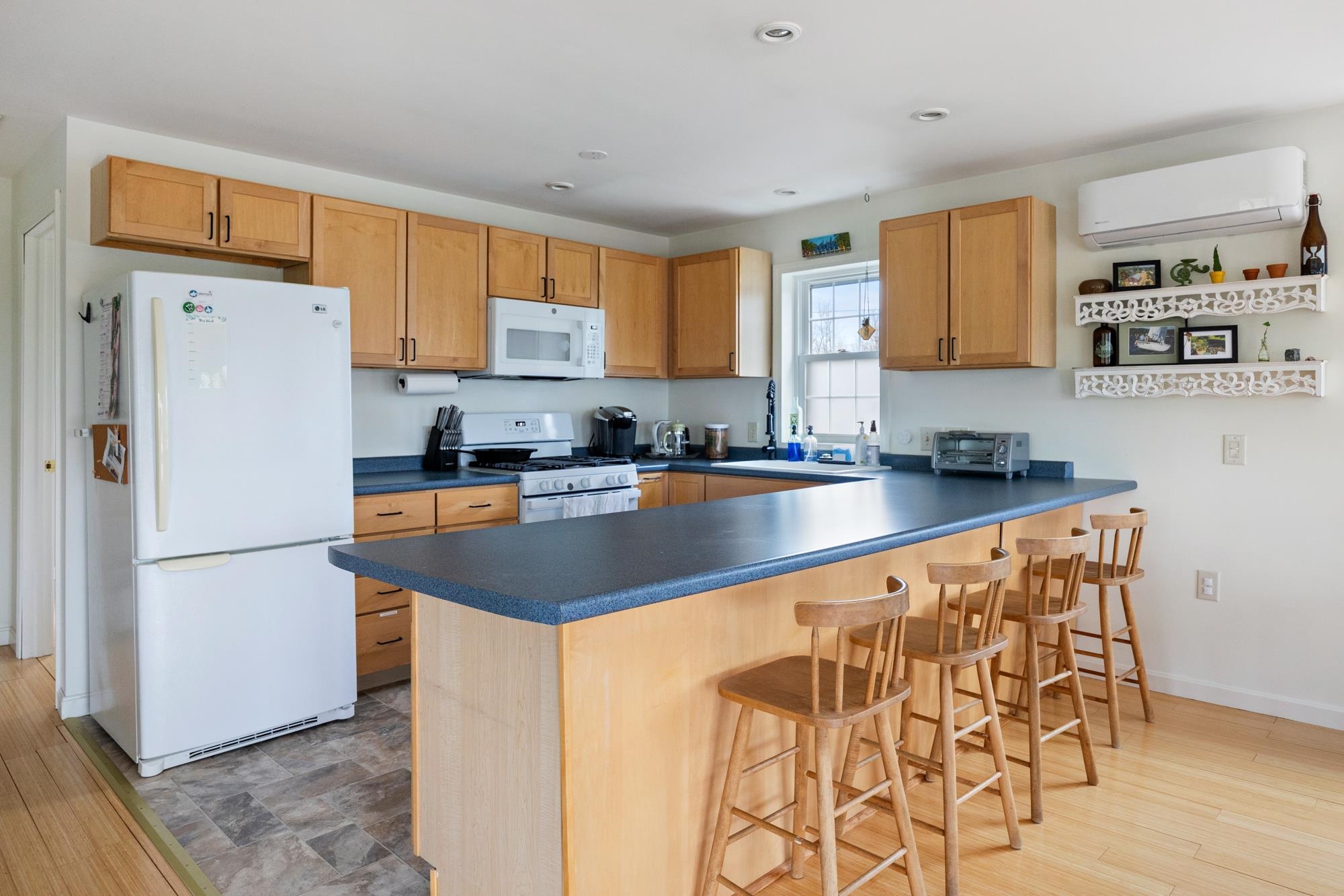 7 Sloop Road Grand Isle, VT 05458 - Photo 10 of 49 Gallery Image 10