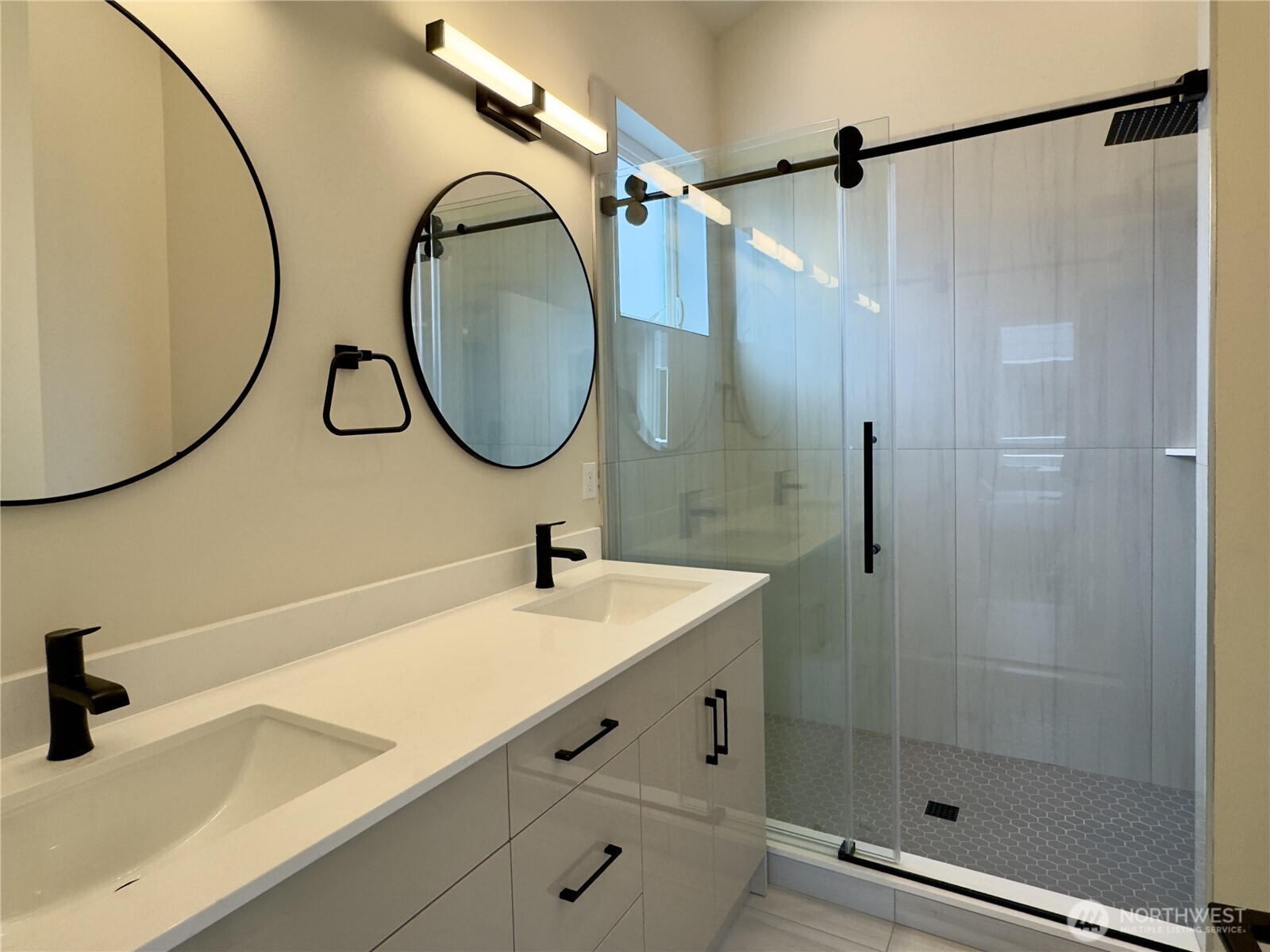 6945 42nd Avenue South Seattle, WA 98118 - Photo 7 of 17