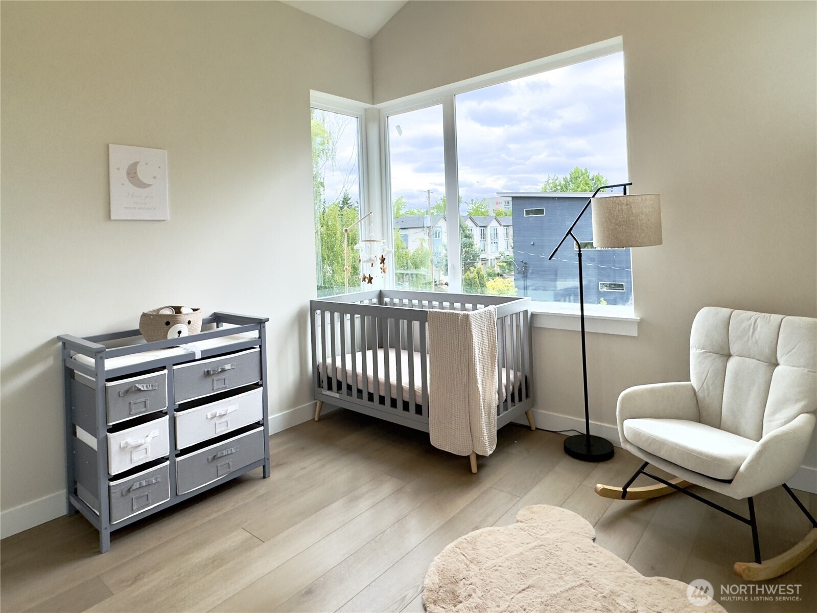 6945 42nd Avenue South Seattle, WA 98118 - Photo 9 of 17