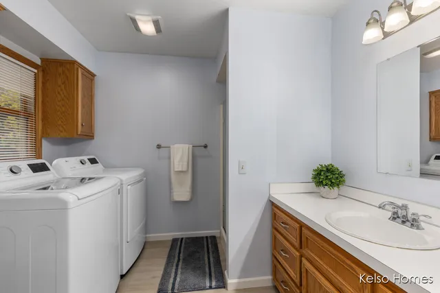 $445,000 | 1837 Cedarbrook Drive, Jenison, MI 49428