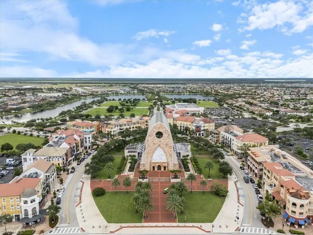 $299,999 | 5068 Annunciation Circle, Unit 4302, Immokalee, FL 34142