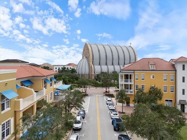 $299,999 | 5068 Annunciation Circle, Unit 4302, Immokalee, FL 34142