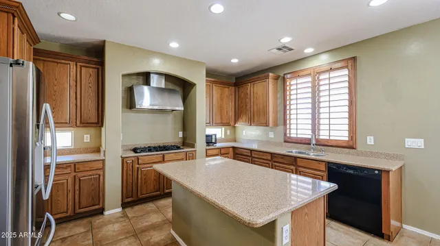 $3,095 | 7015 West Southgate Avenue, Phoenix, AZ 85043