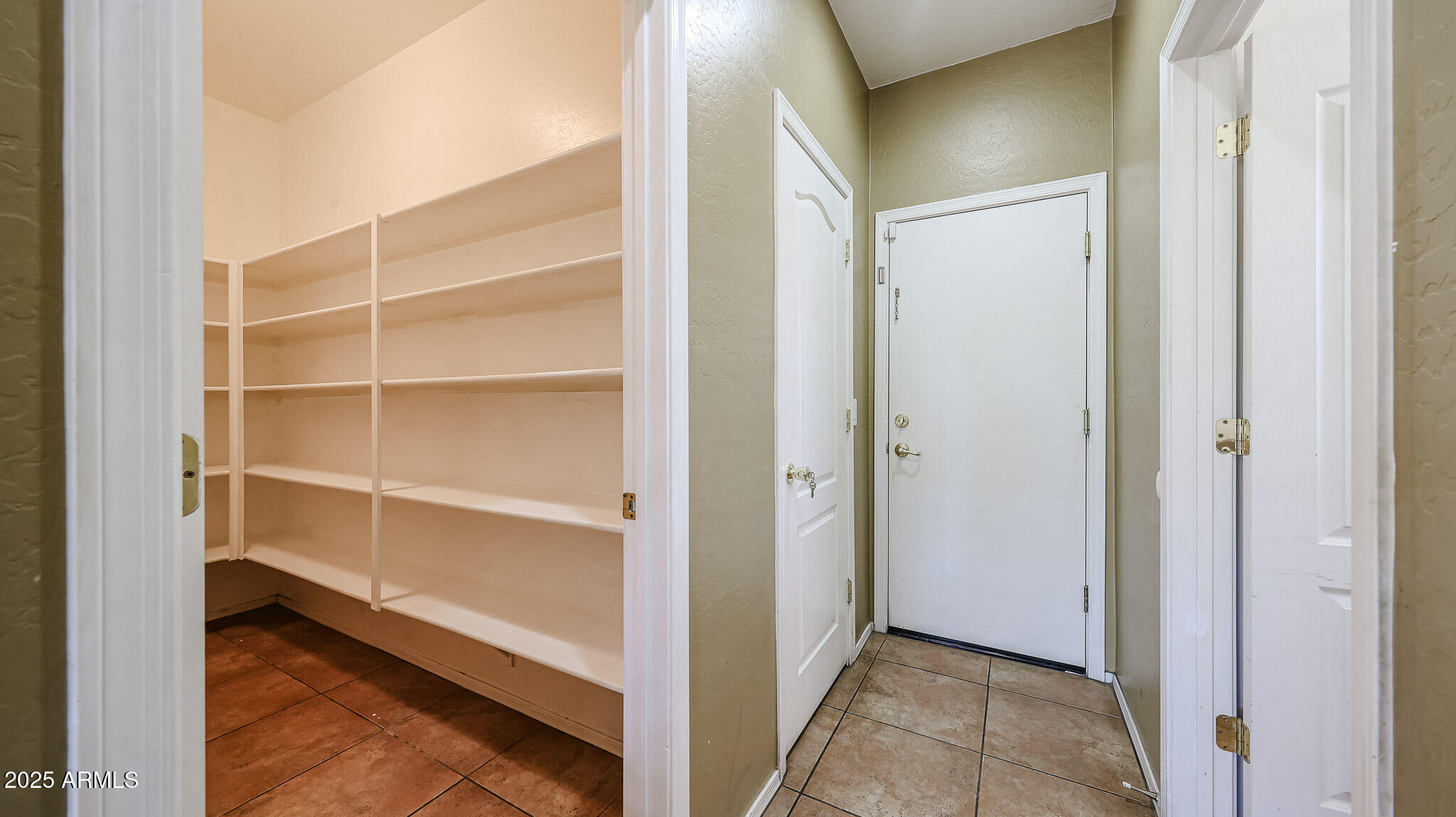 7015 West Southgate Avenue Phoenix, AZ 85043 - Photo 13 of 55 B (8)